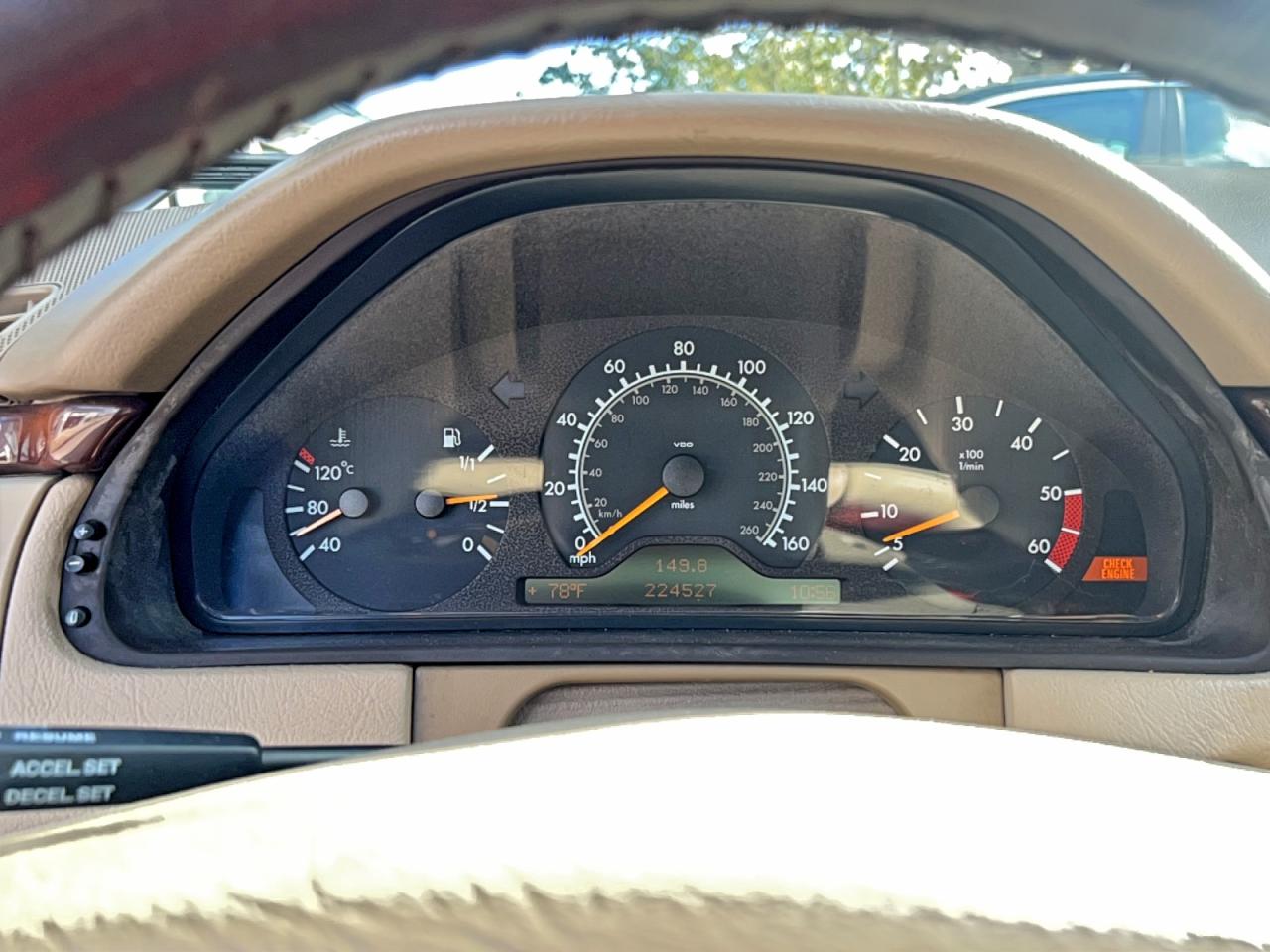 Mercedes-Benz E-Class 300td Image 8