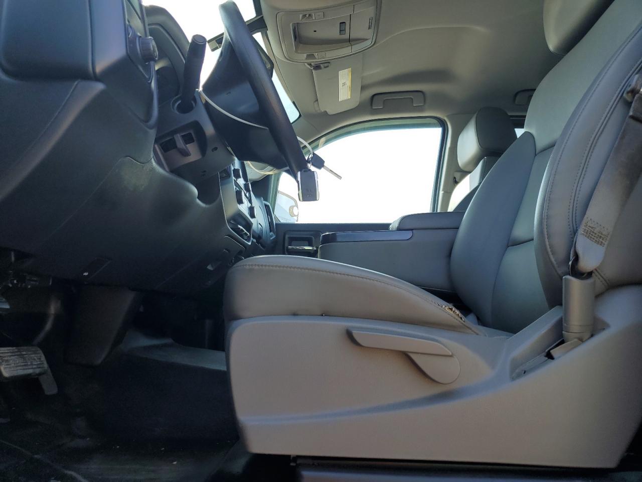 GMC Sierra C1500 Image 11