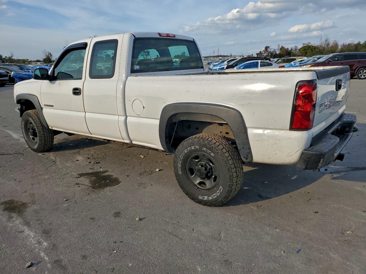 Chevrolet Silverado C2500 Heavy Duty Image 2