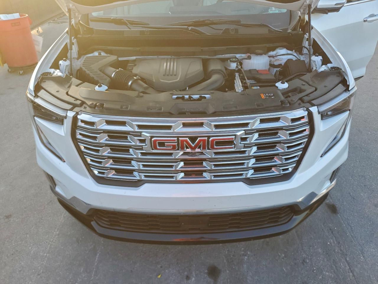 GMC Acadia Denali Image 6