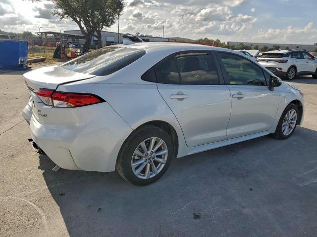 Toyota Corolla Le Image 13