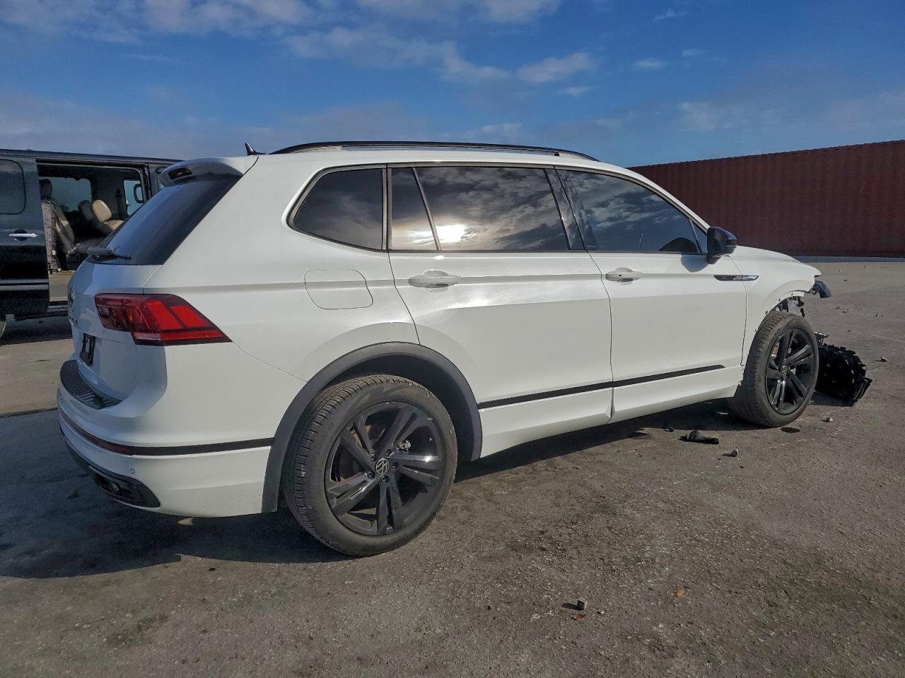 Volkswagen Tiguan Se R-line Black Image 3