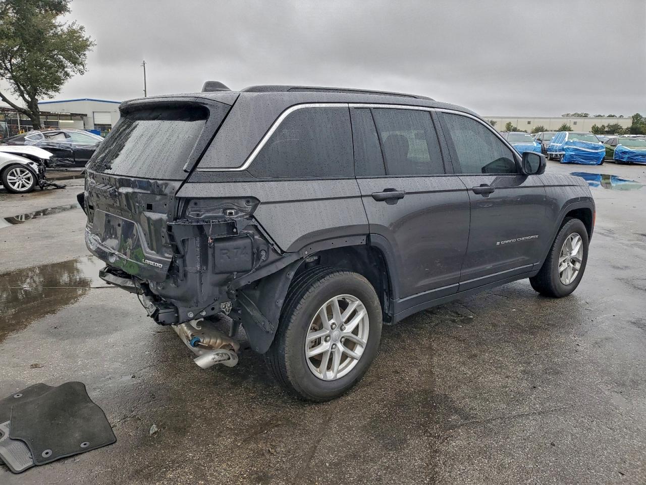 Jeep Grand Cherokee Laredo Image 11