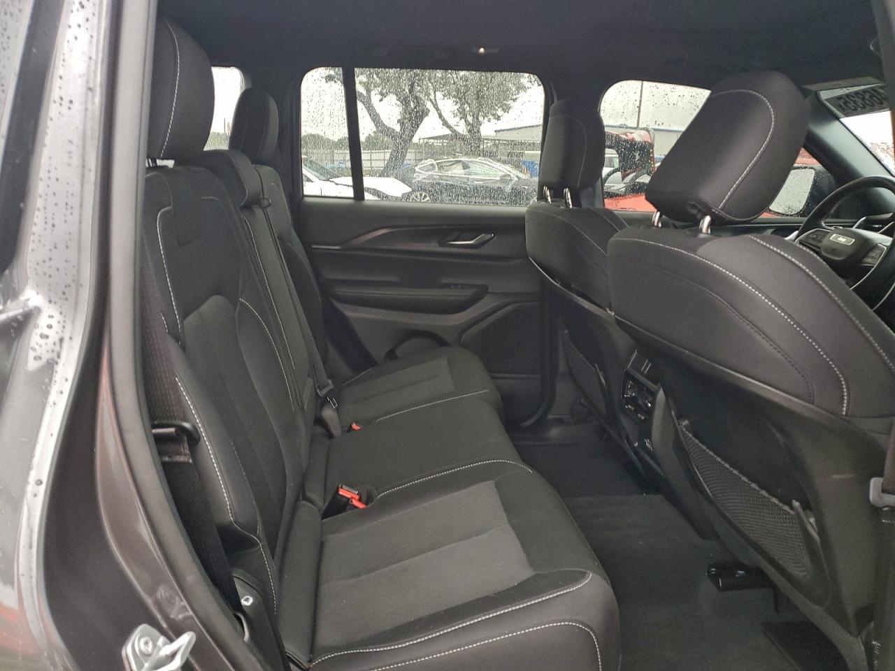 Jeep Grand Cherokee Laredo Image 5