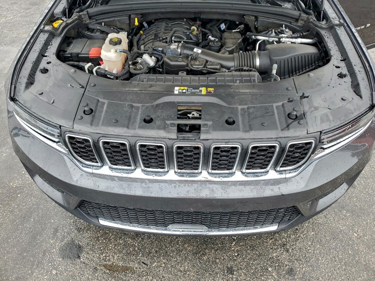 Jeep Grand Cherokee Laredo Image 4