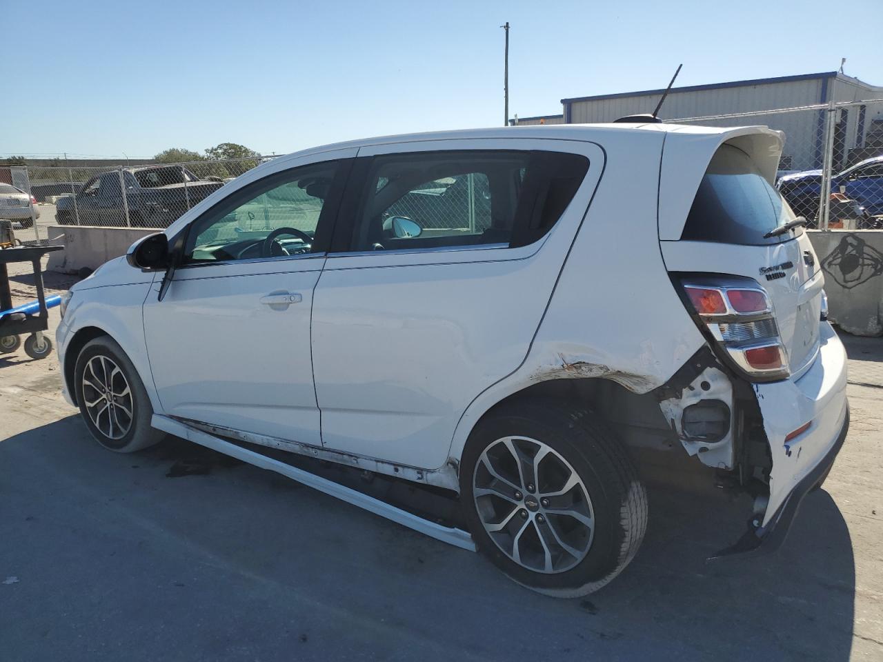 Chevrolet Sonic Lt Image 8