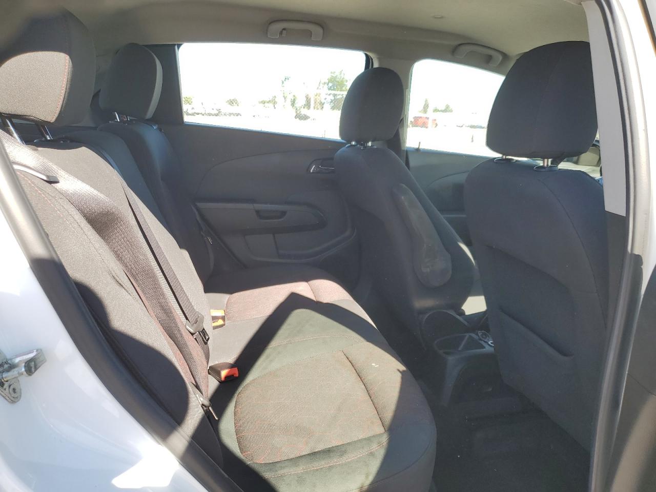 Chevrolet Sonic Lt Image 13