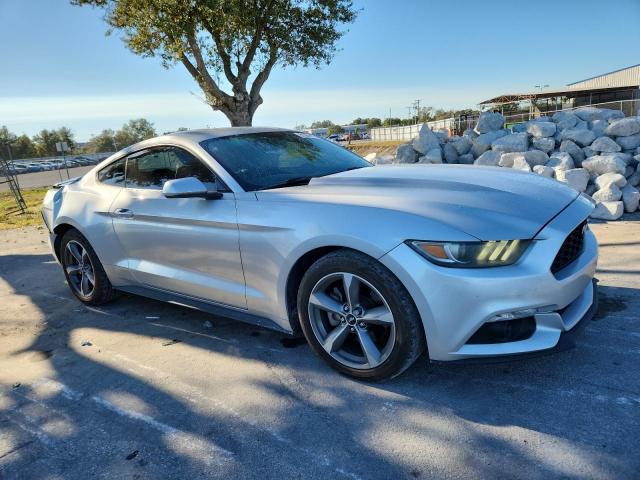 Ford Mustang Image 7