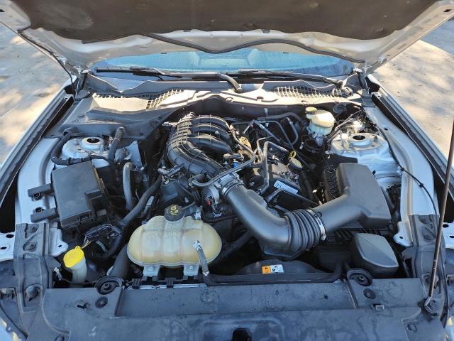 Ford Mustang Image 9