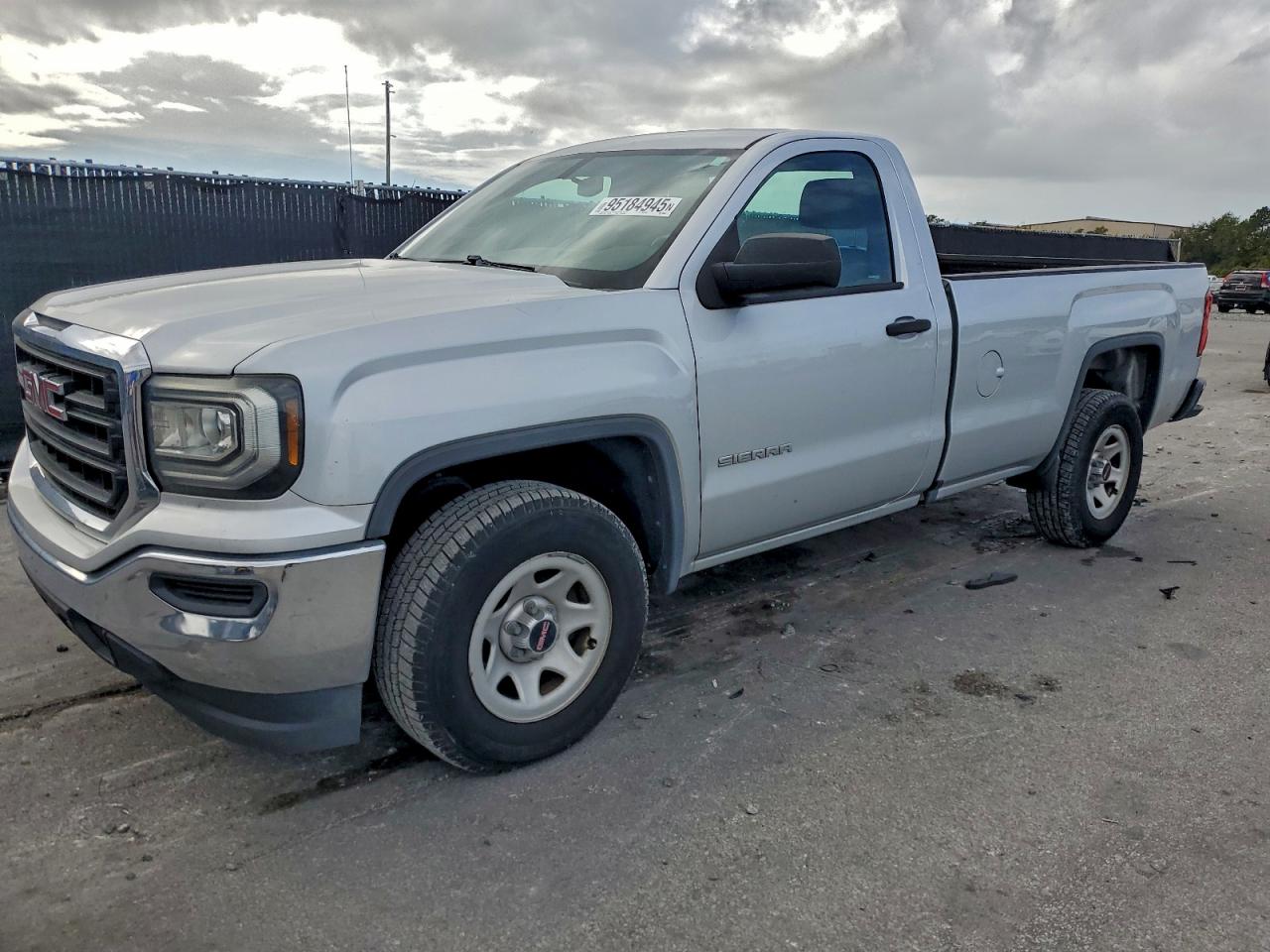 GMC Sierra C1500 Image 1