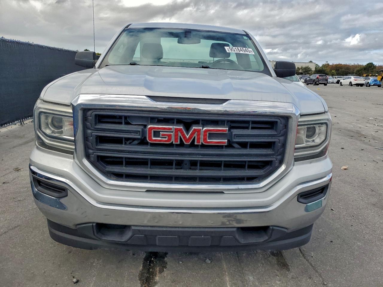 GMC Sierra C1500 Image 5