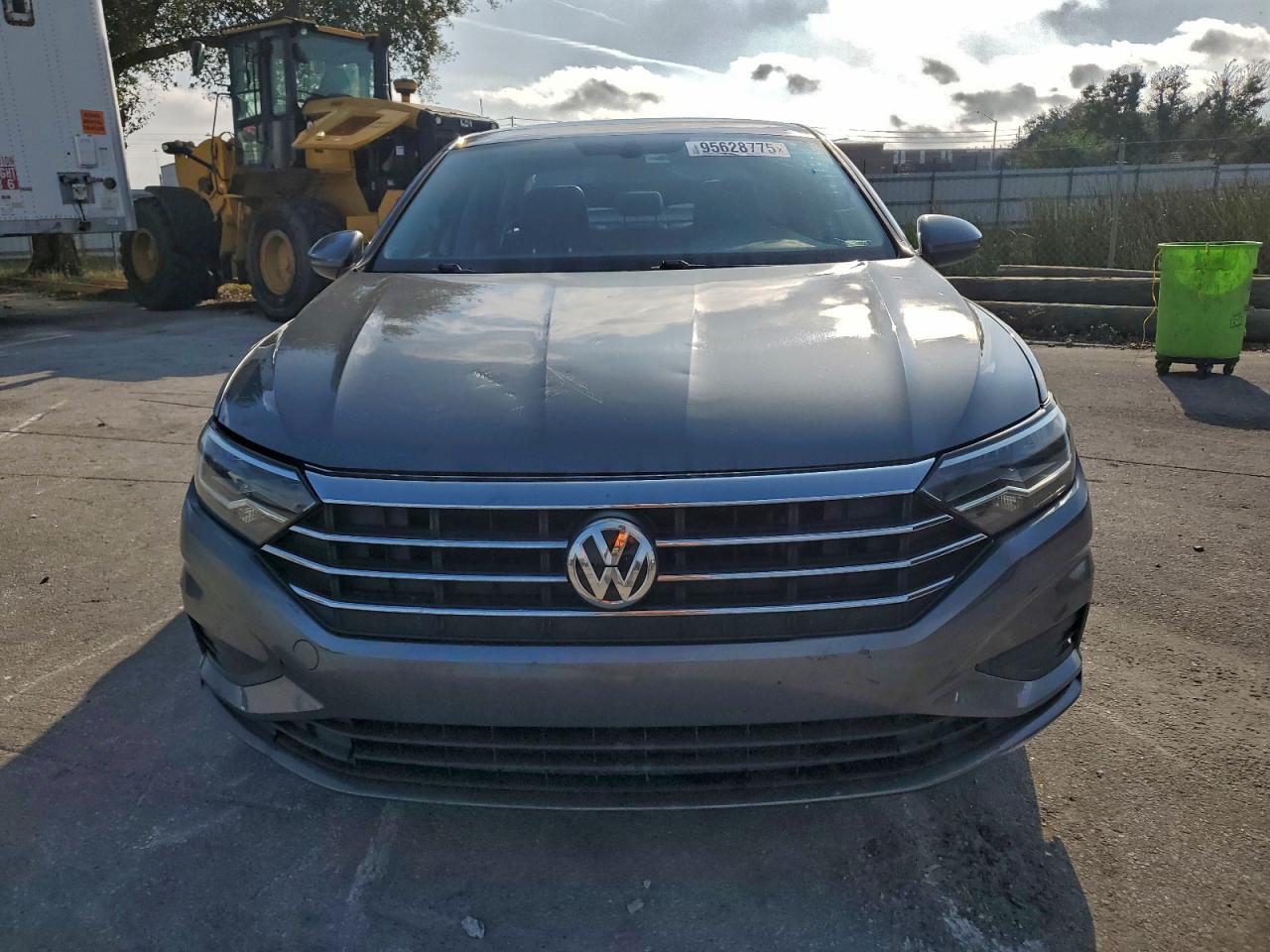Volkswagen Jetta S Image 7
