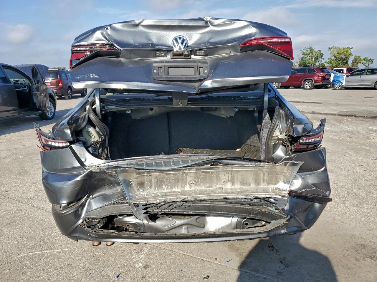 Volkswagen Jetta S Image 12