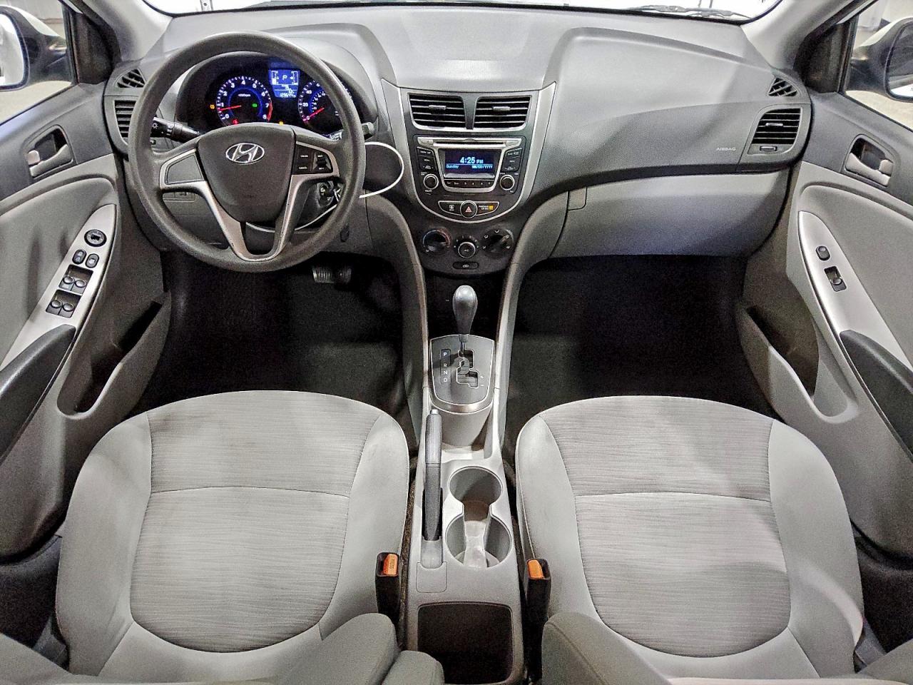 Hyundai ACCENT Se Image 3