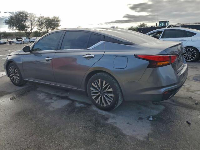 Nissan Altima Sv Image 2