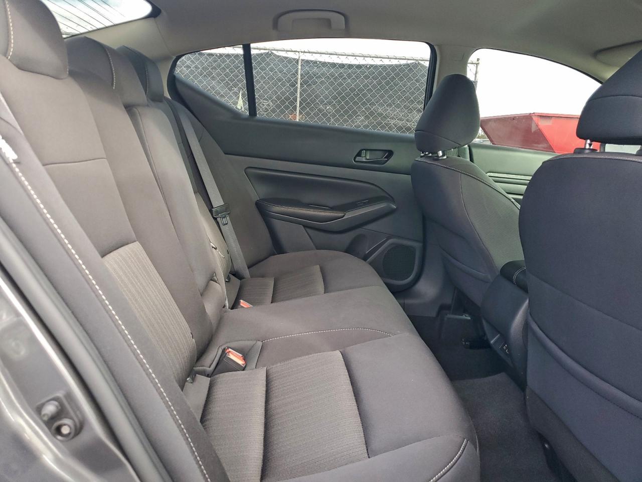 Nissan Altima Sv Image 10