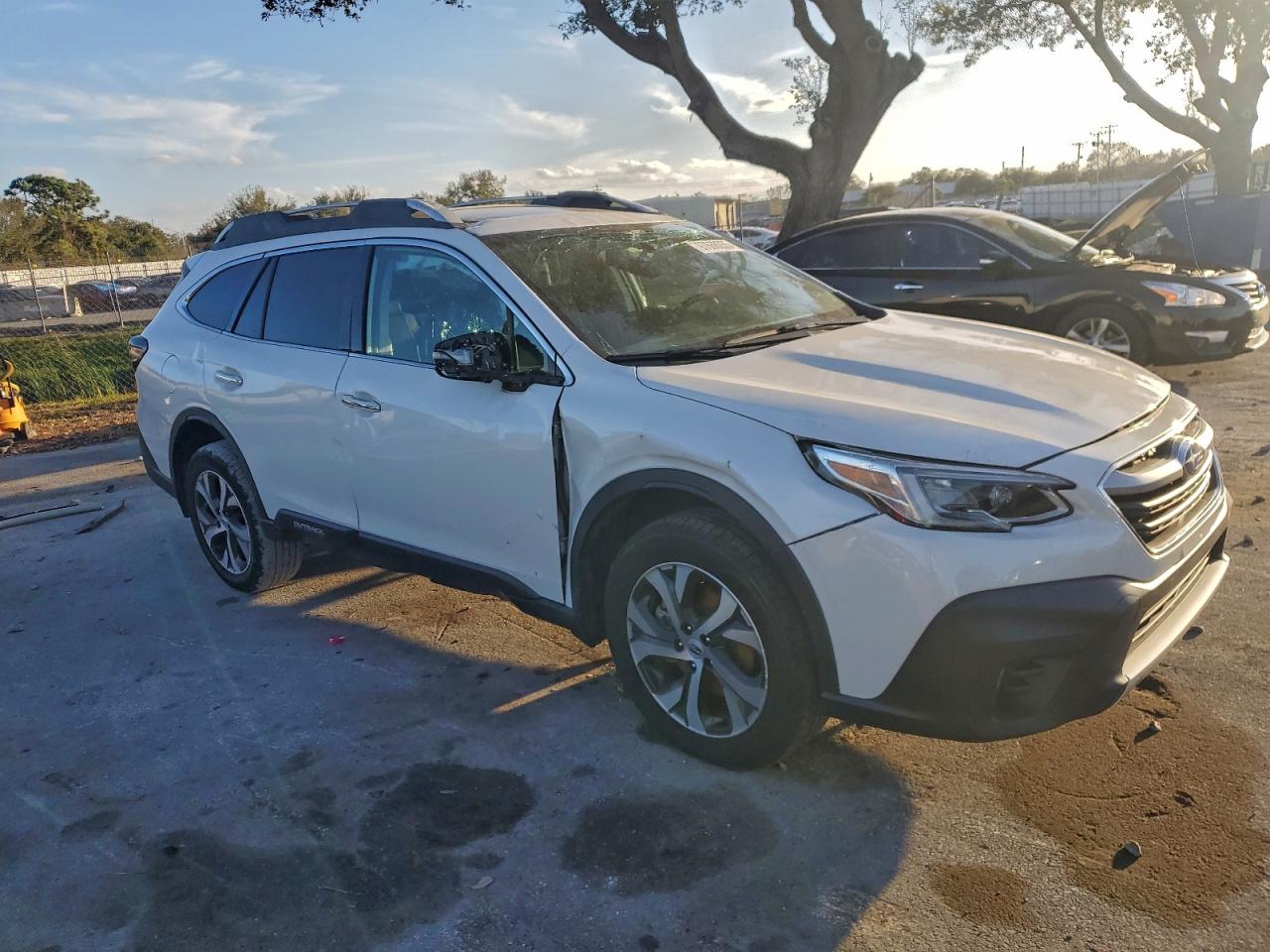 Subaru Outback Touring Image 4