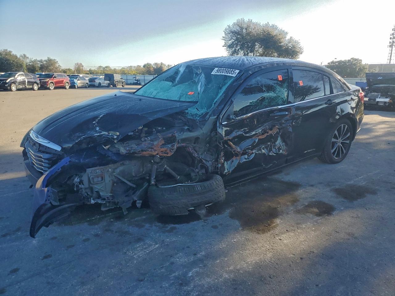 Chrysler 200 Touring Image 1