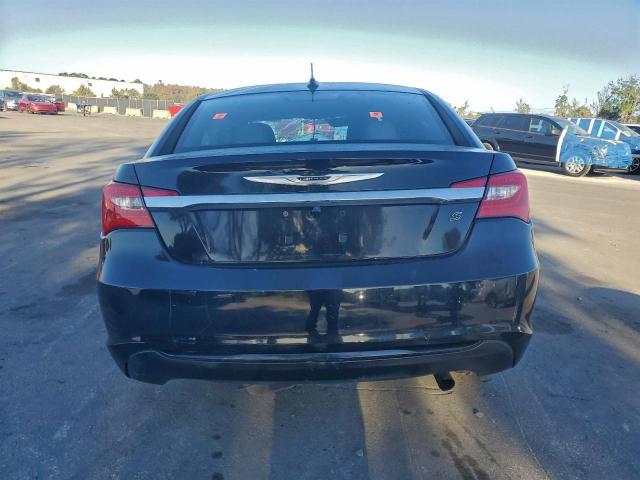 Chrysler 200 Touring Image 5