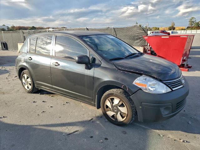 Nissan Versa S Image 4