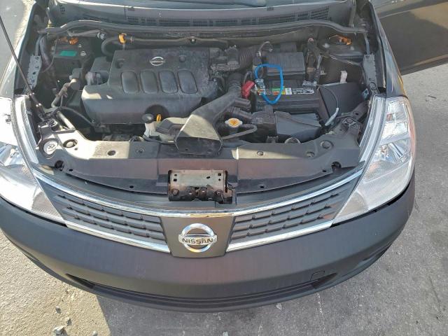 Nissan Versa S Image 8