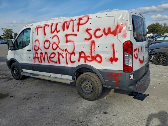 Ford Transit T-250 Image 2