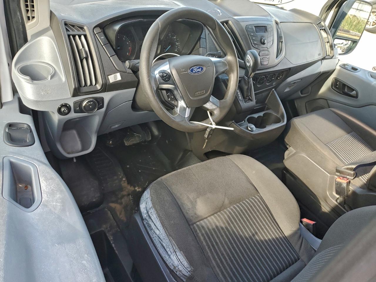 Ford Transit T-250 Image 6