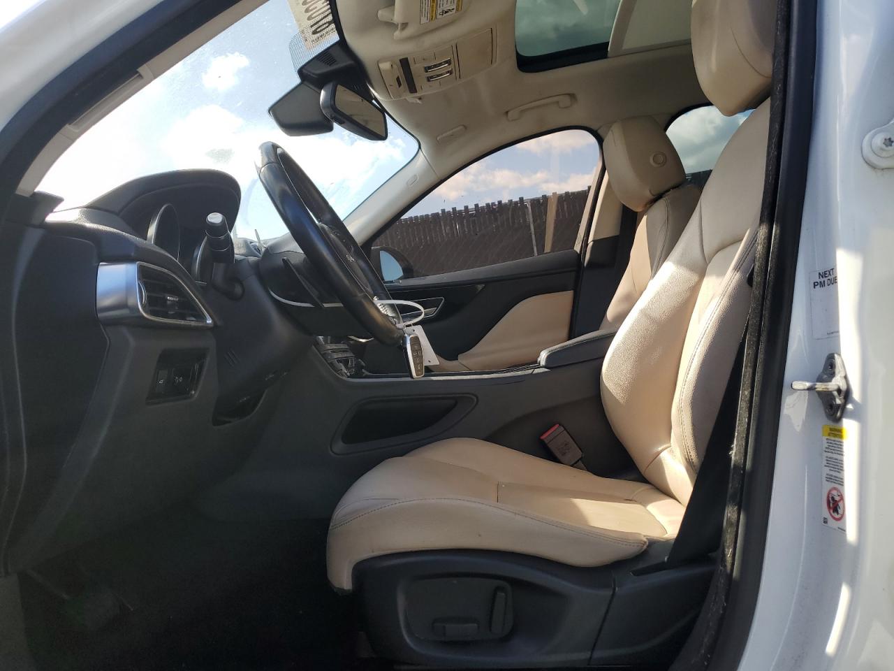 Jaguar F-PACE Premium Image 9