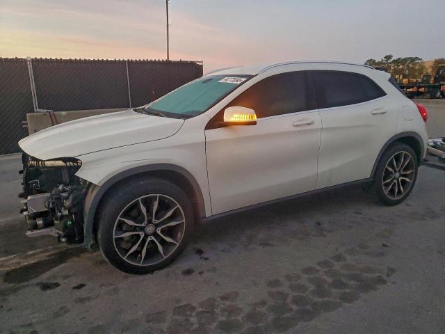  Salvage Mercedes-Benz GLA