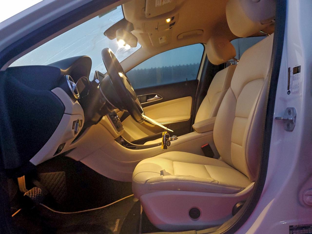 Mercedes-Benz GLA 250 Image 2