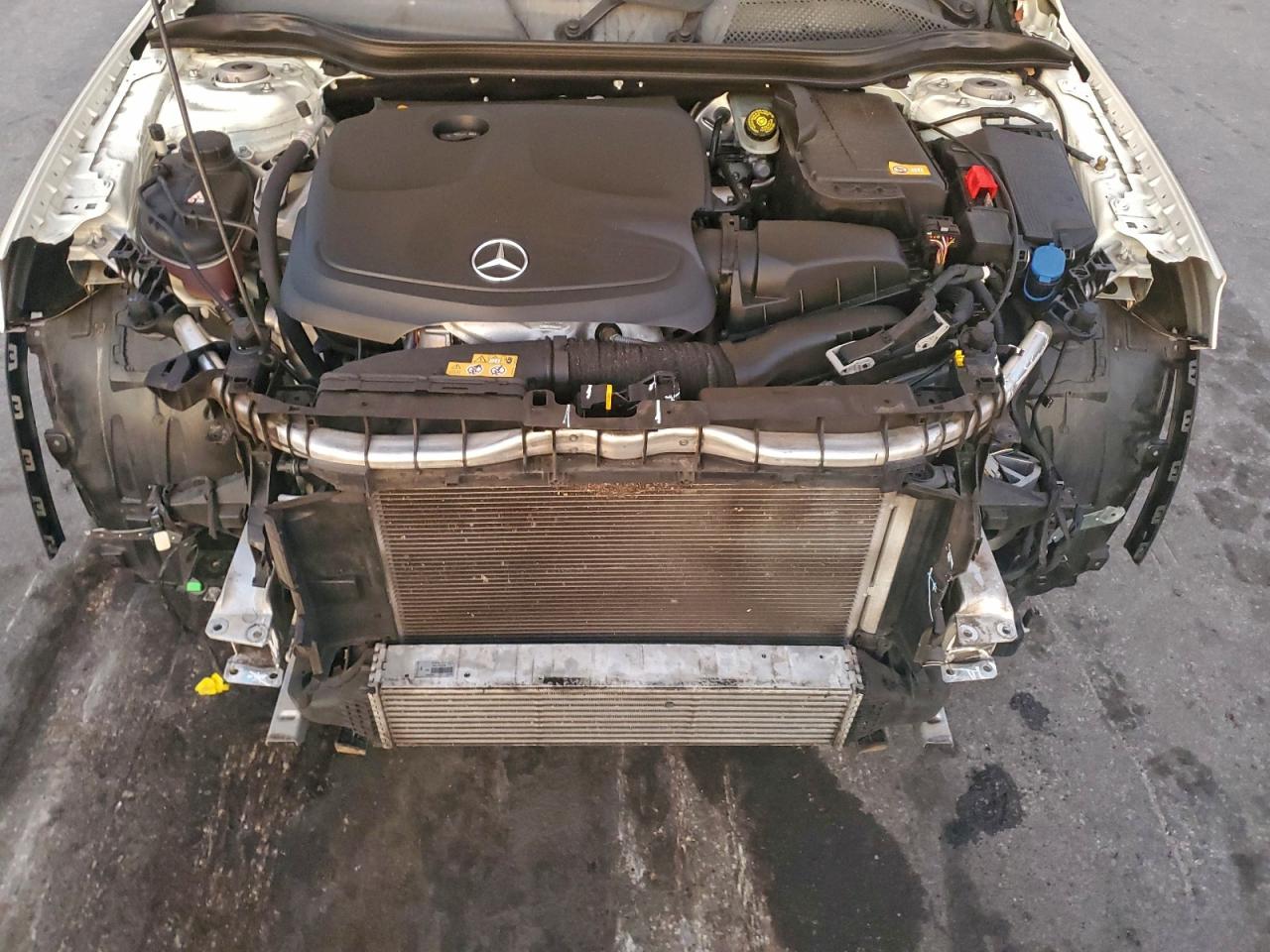 Mercedes-Benz GLA 250 Image 9