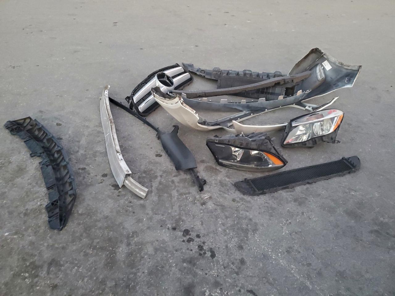 Mercedes-Benz GLA 250 Image 12