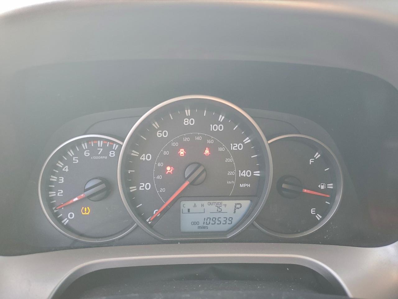 Toyota RAV4 Le Image 9