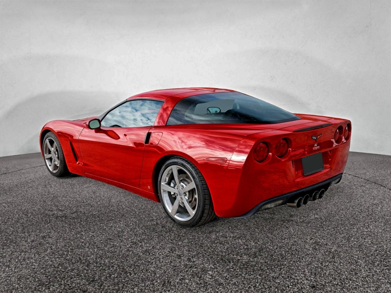 Chevrolet Corvette Image 2