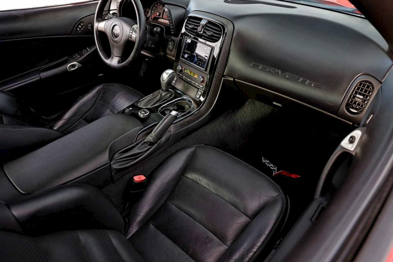 Chevrolet Corvette Image 8