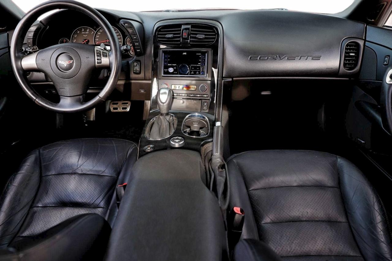 Chevrolet Corvette Image 10